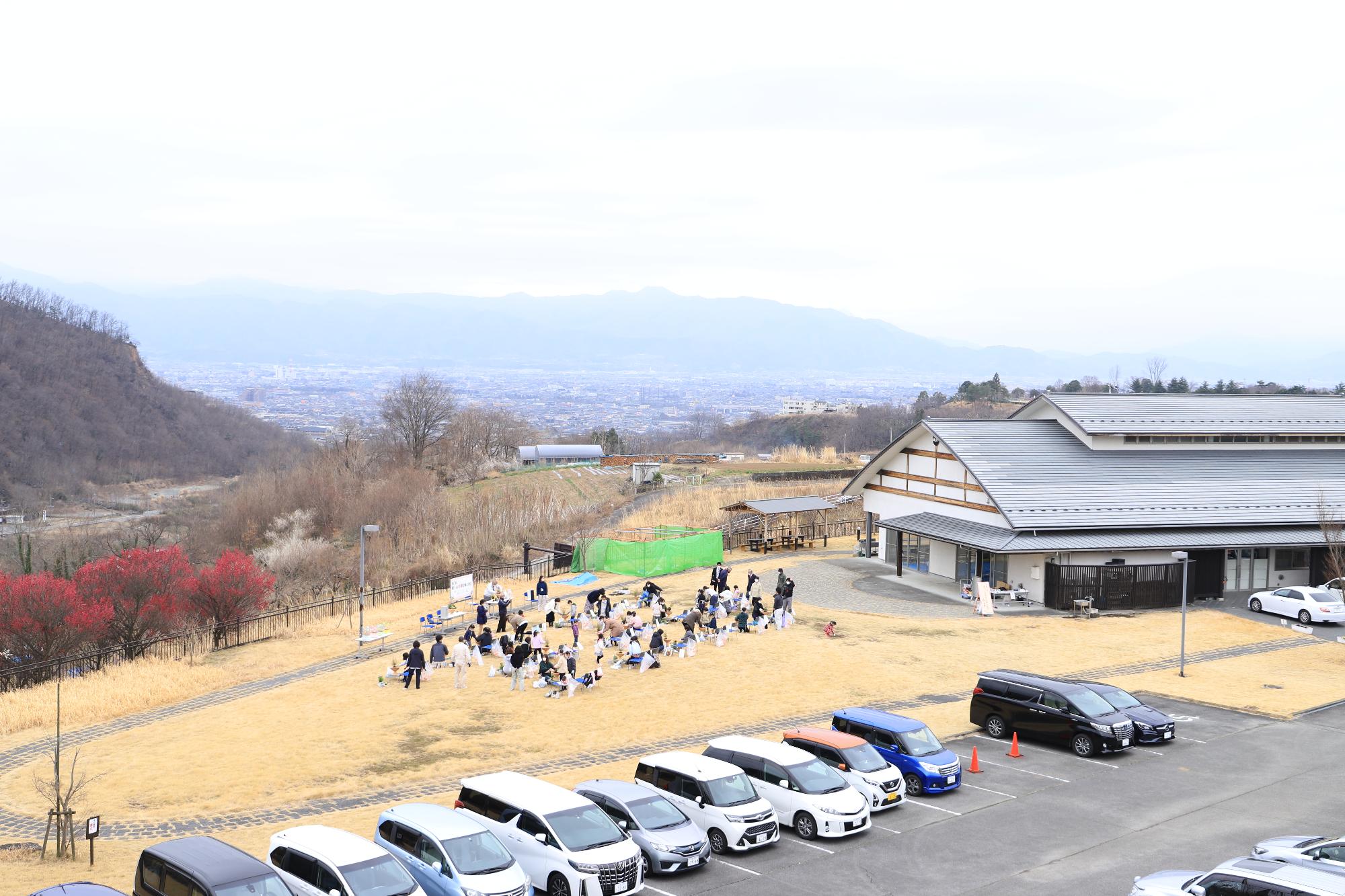 親子ふれ愛寄せ植え教室