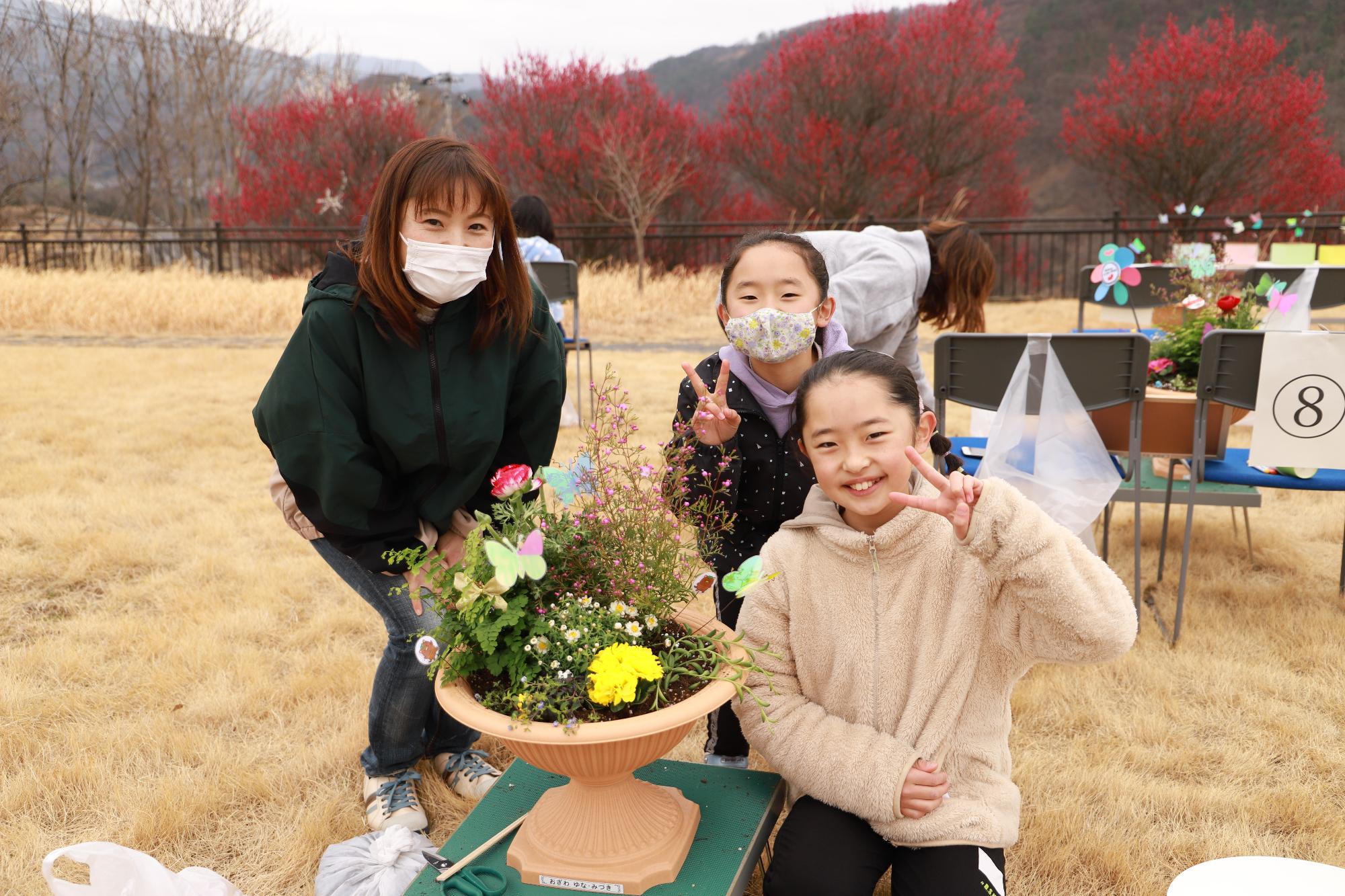 親子ふれ愛寄せ植え教室