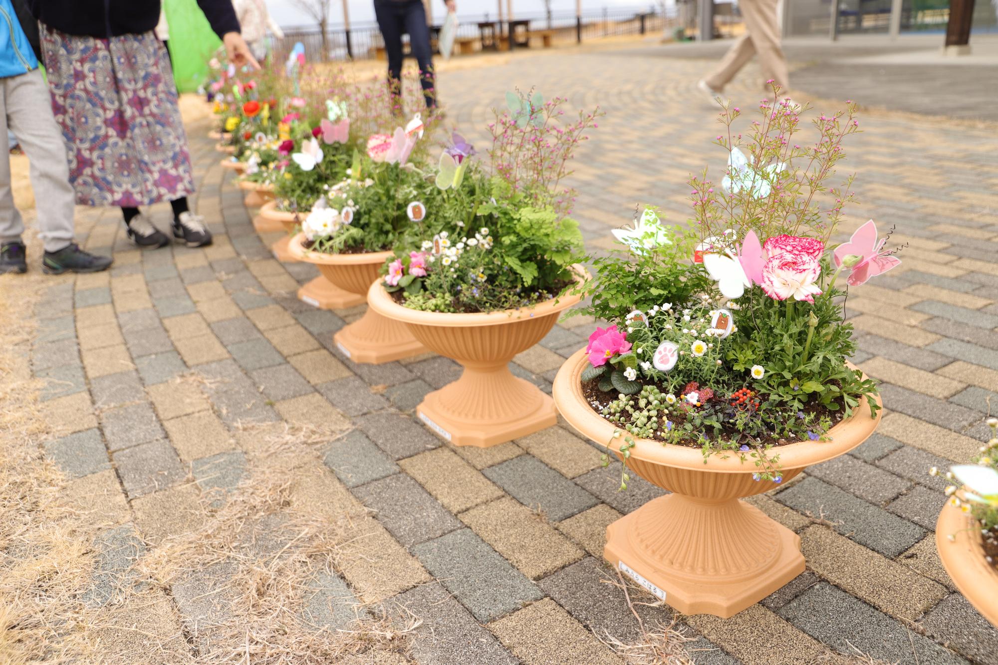 親子ふれ愛寄せ植え教室