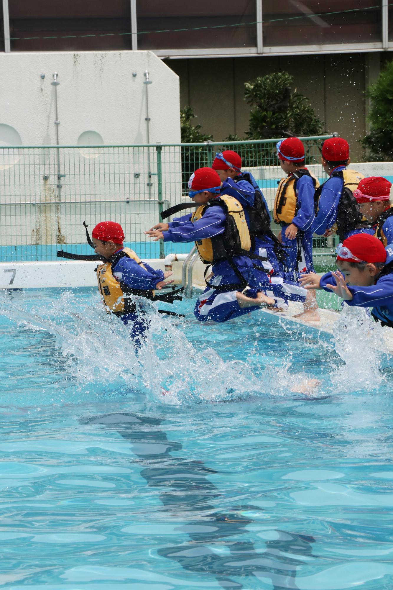 竜王西小学校 着衣水泳教室