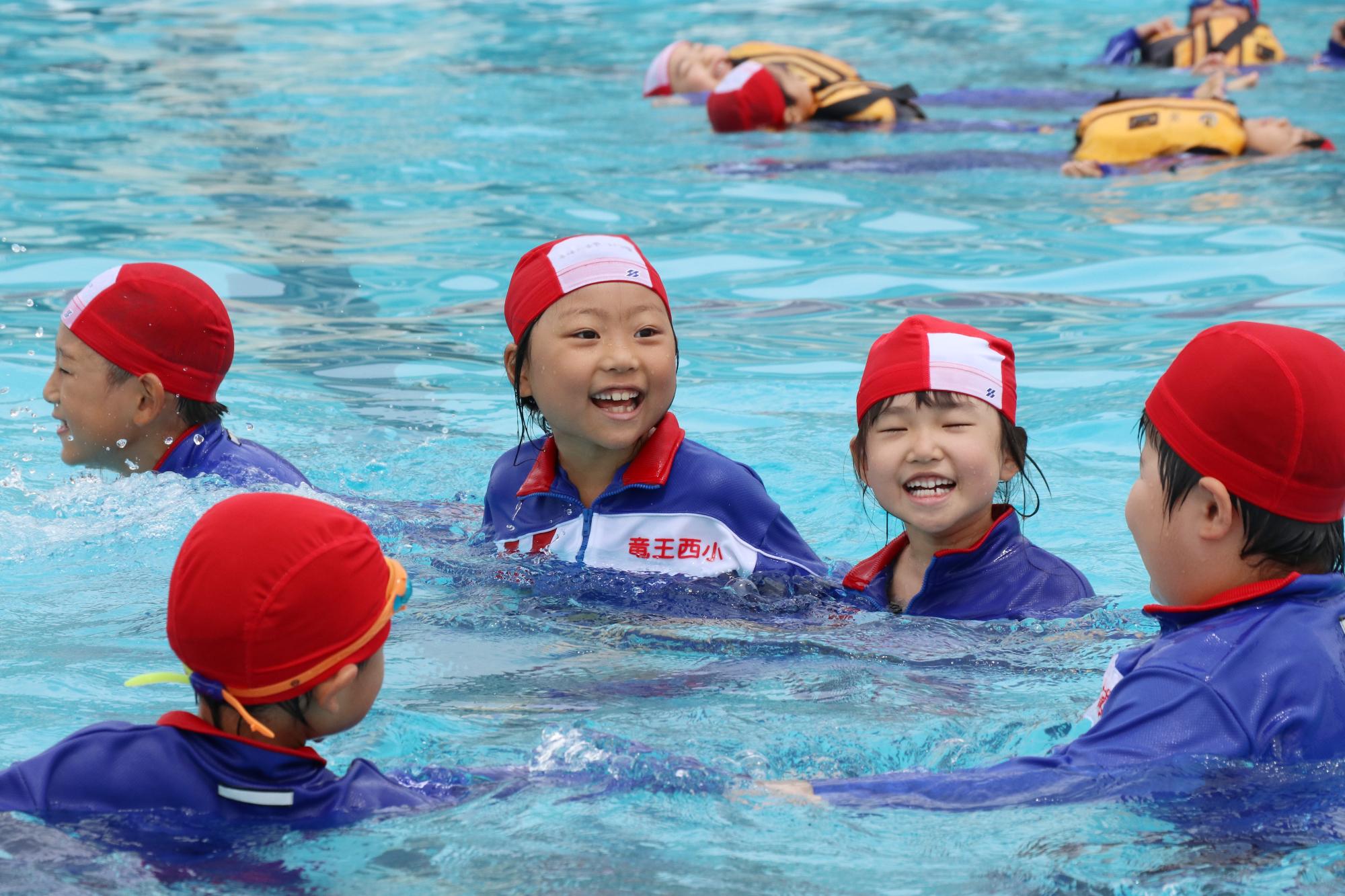 竜王西小学校 着衣水泳教室