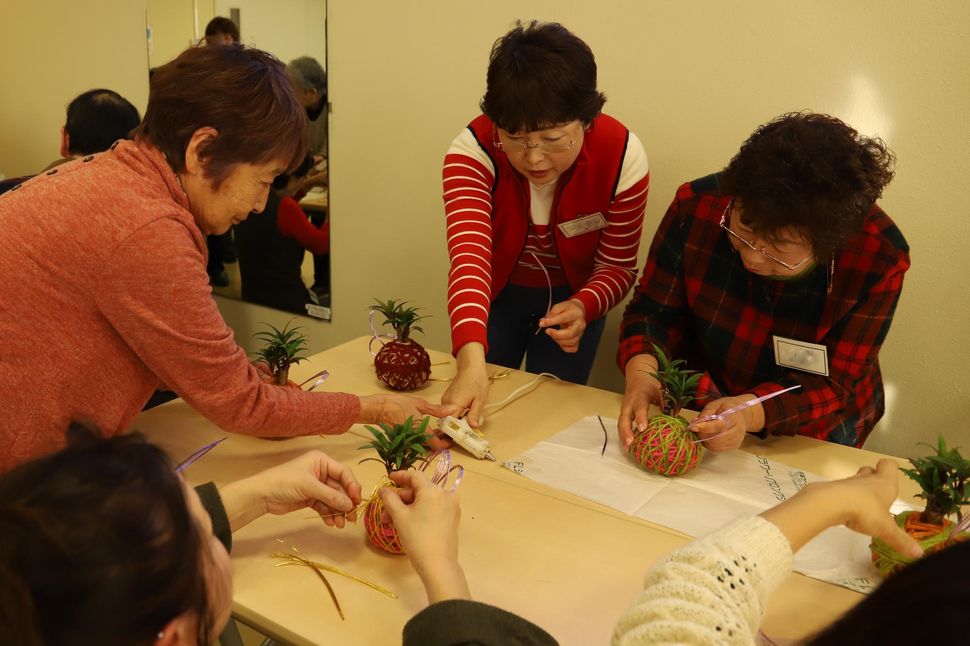 卓上に飾れる苔玉作り講座