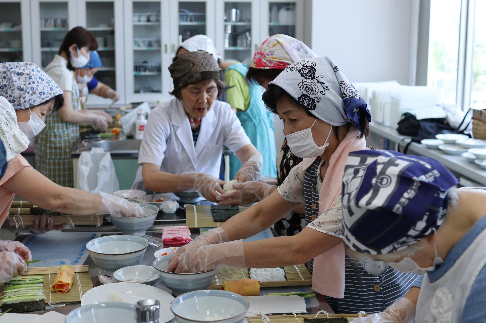 季節の飾り巻き寿司作り講座