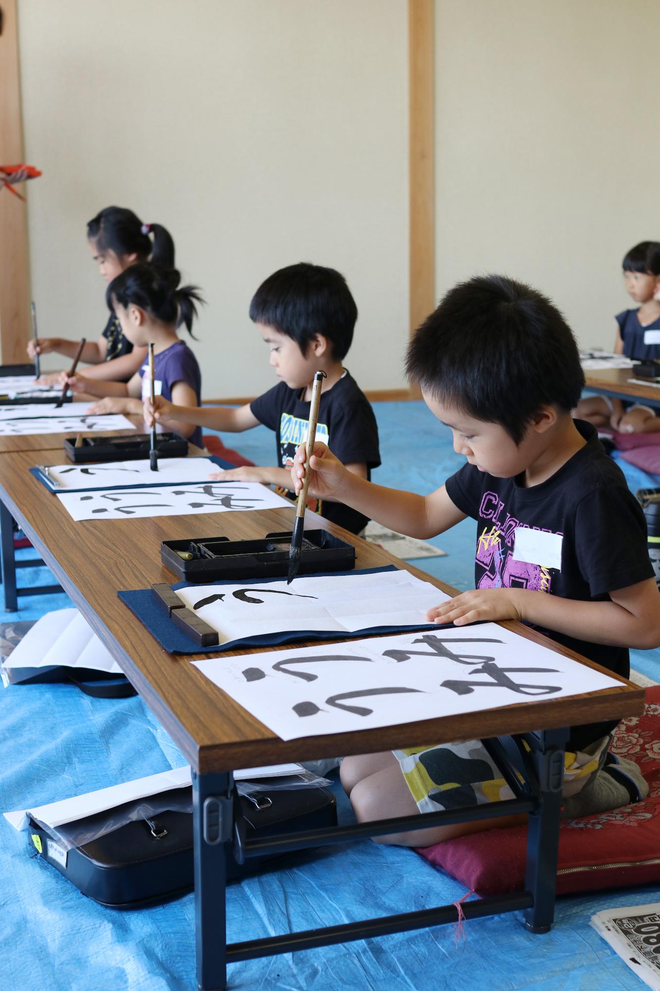 子ども書道講座「『しゅうじ』っておもしろい」