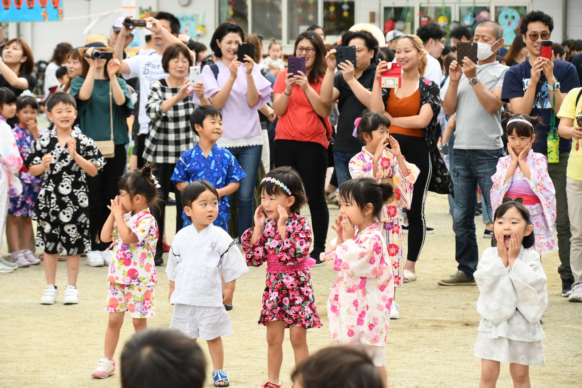 盆踊りの様子