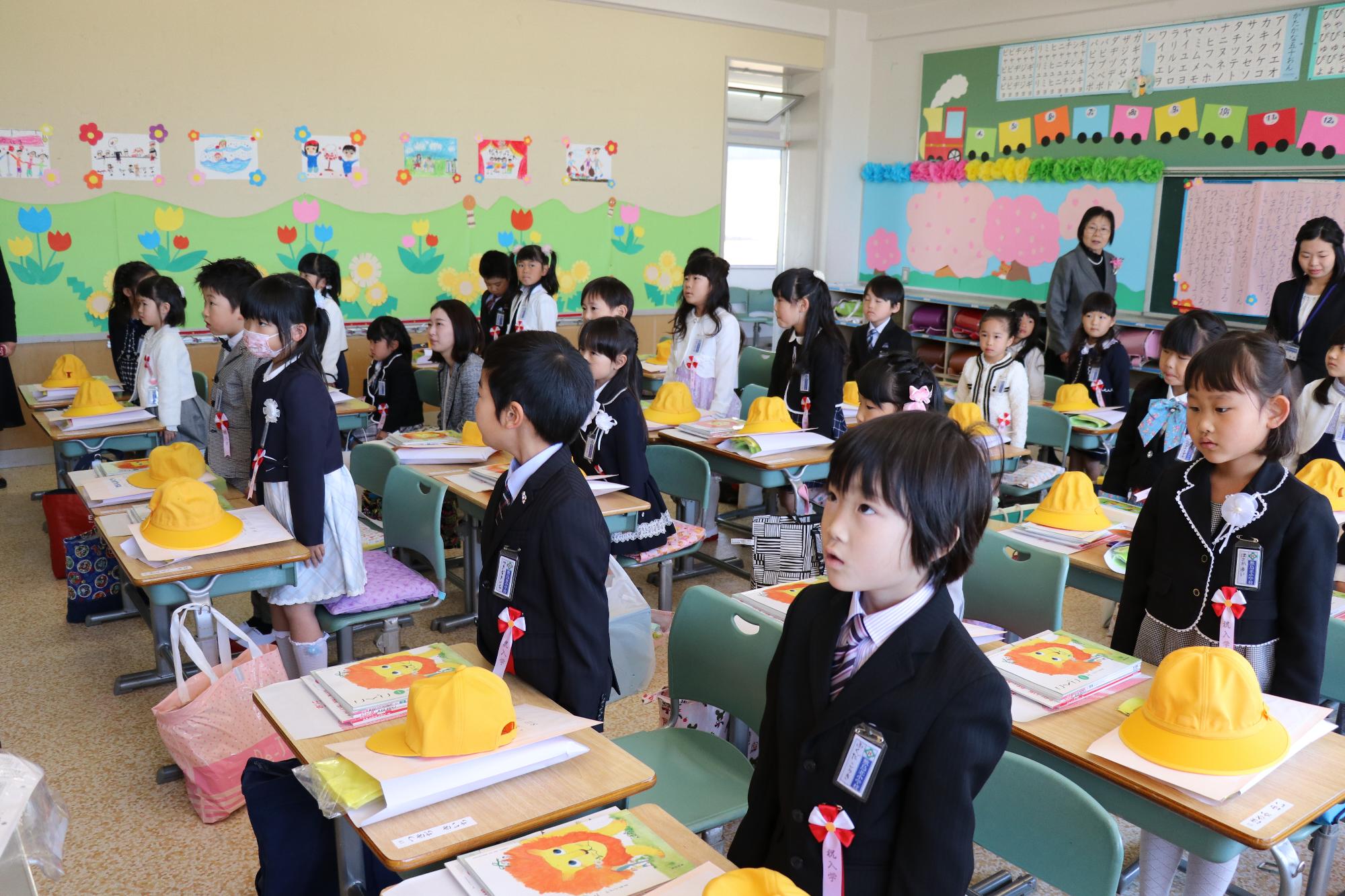 入学式前のクラスでの様子