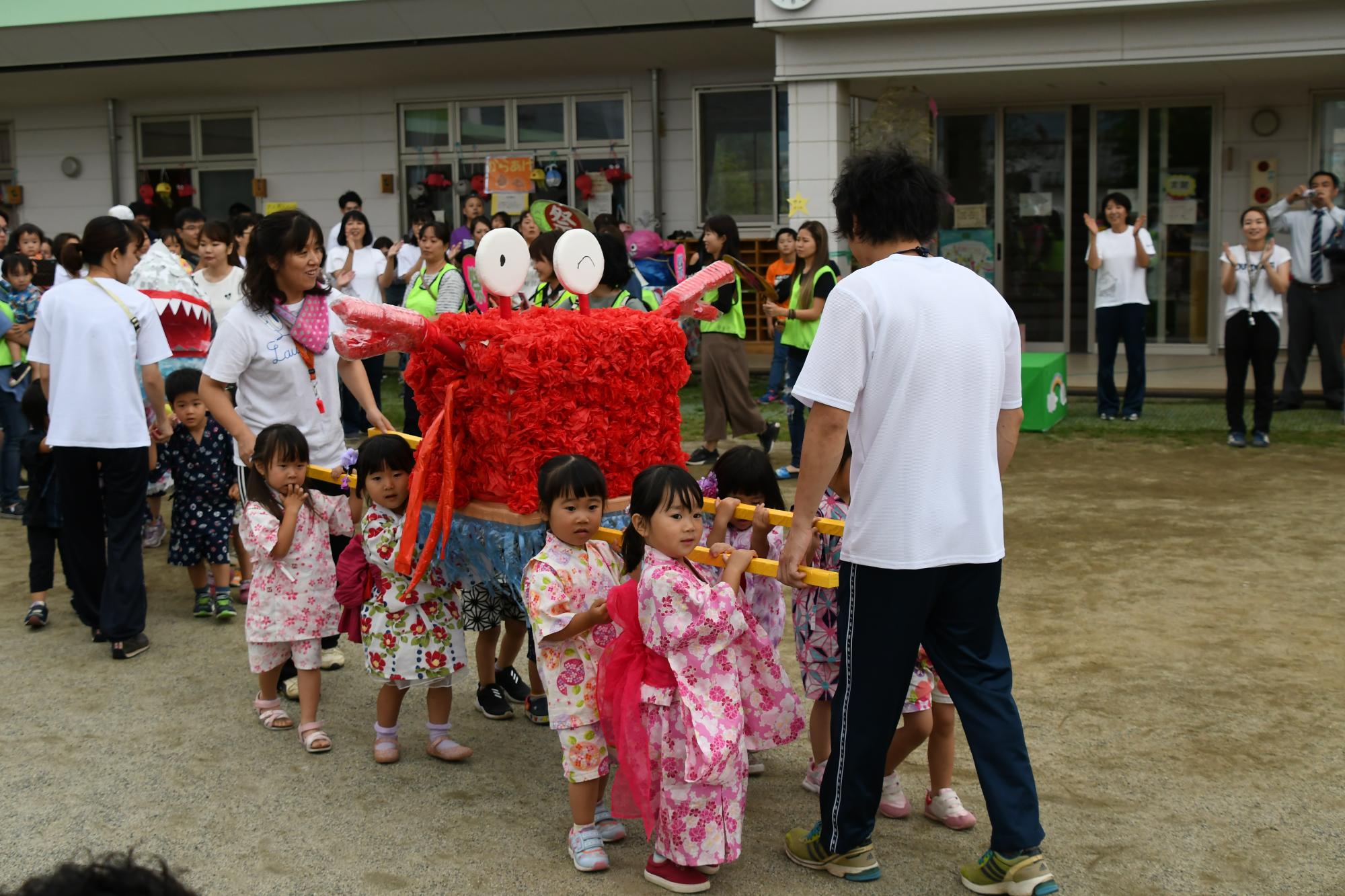 お神輿の様子