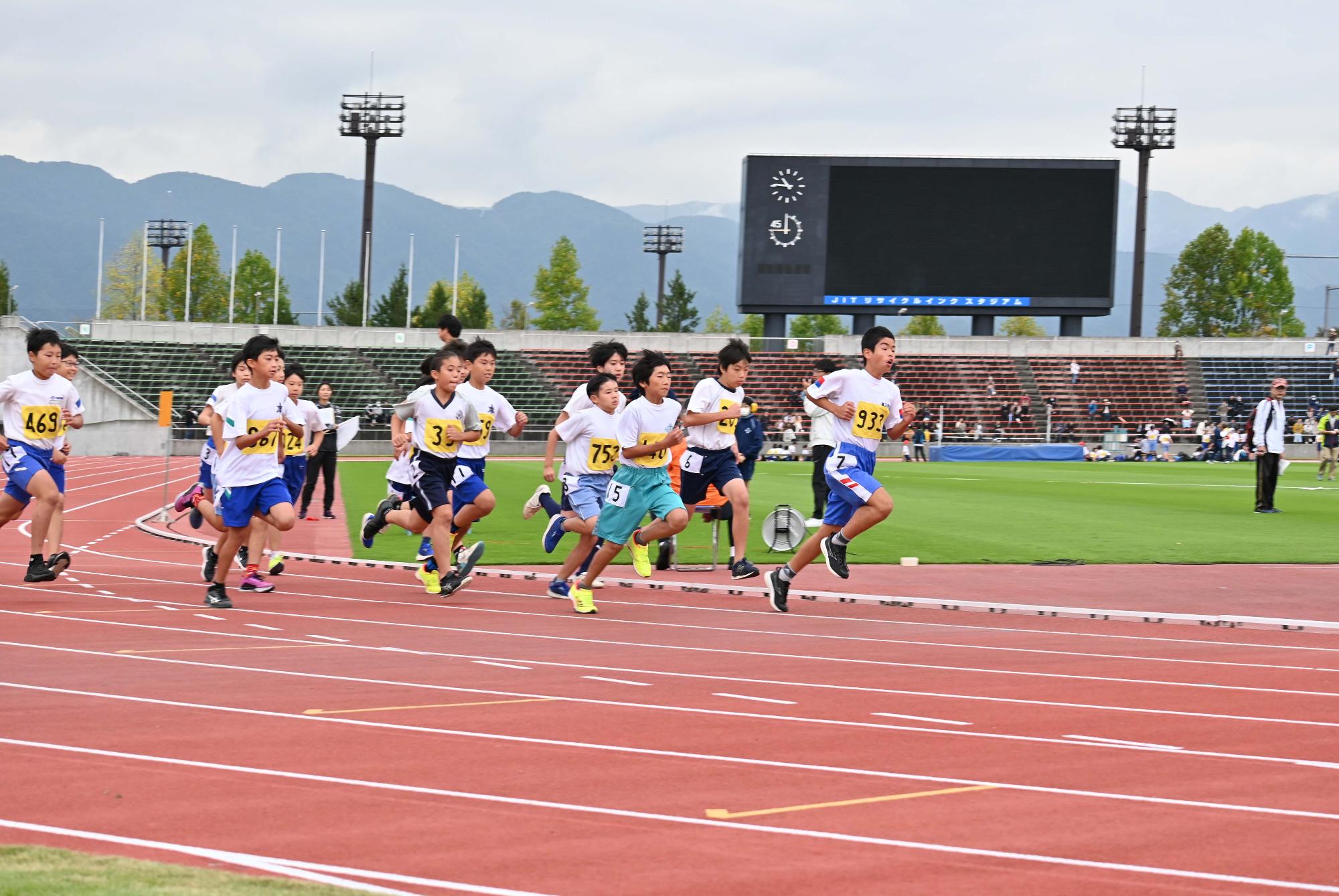 小学校陸上記録会2453