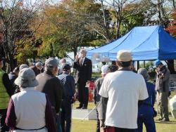 市民親善グラウンドゴルフ大会での市長の写真