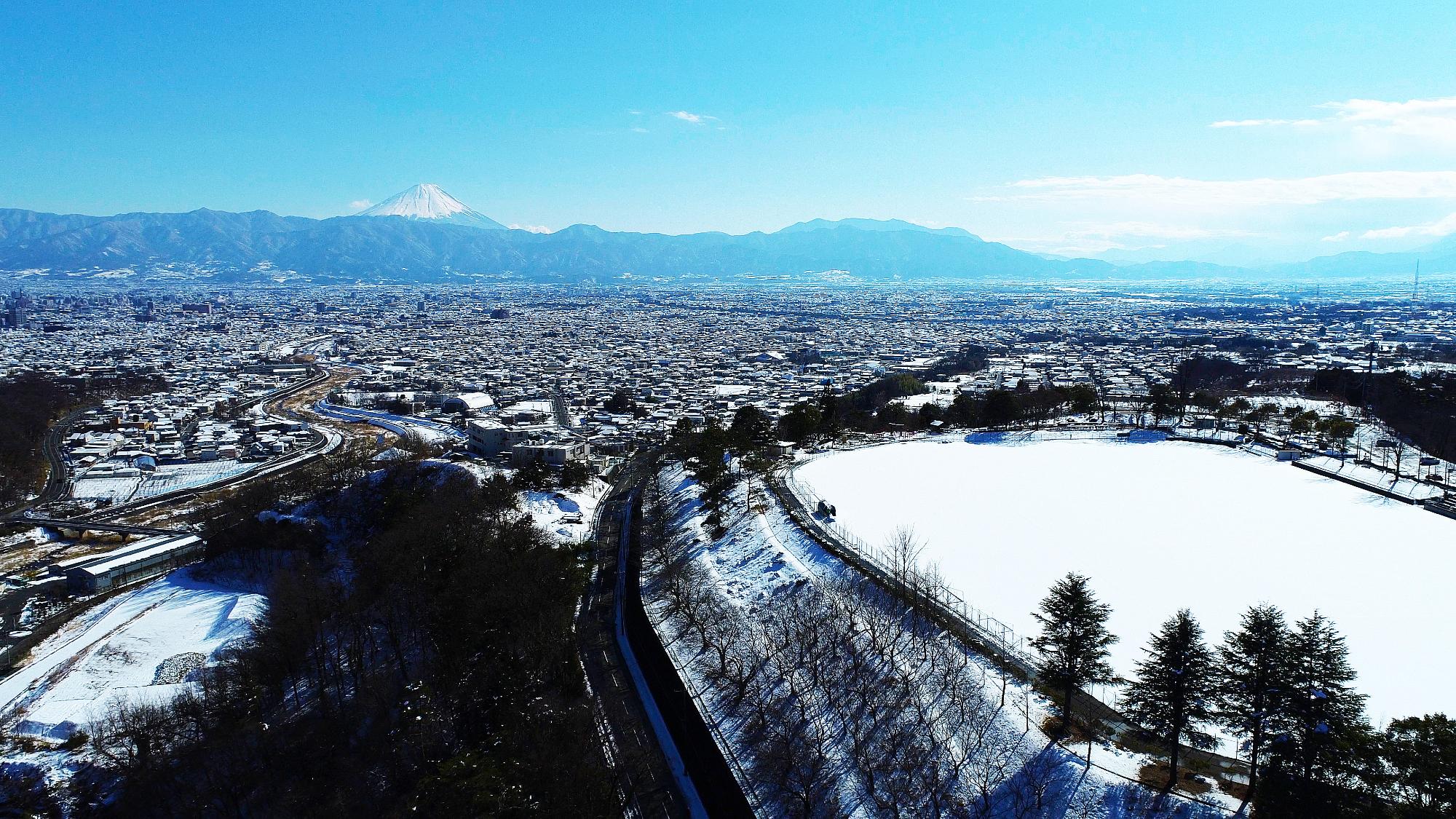 敷島総合公園と雪