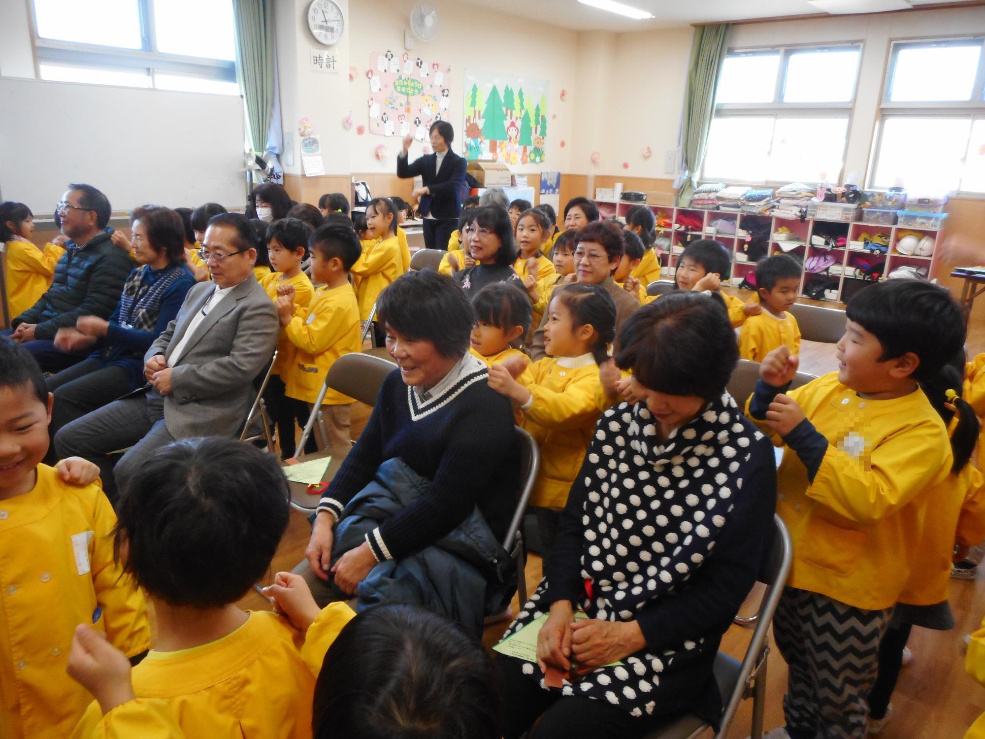 お年寄りとの交流会