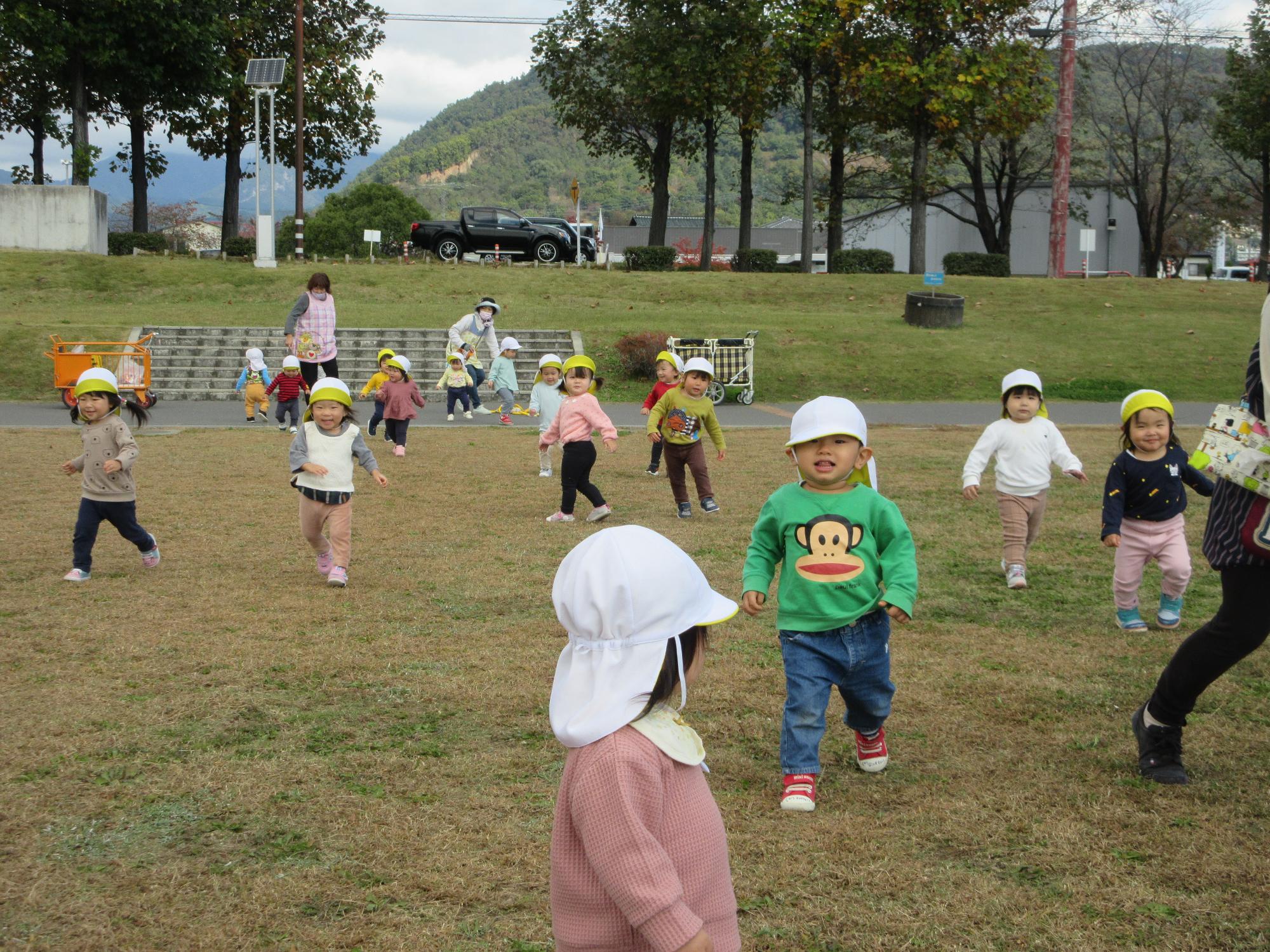 公園で走って遊ぶき2組