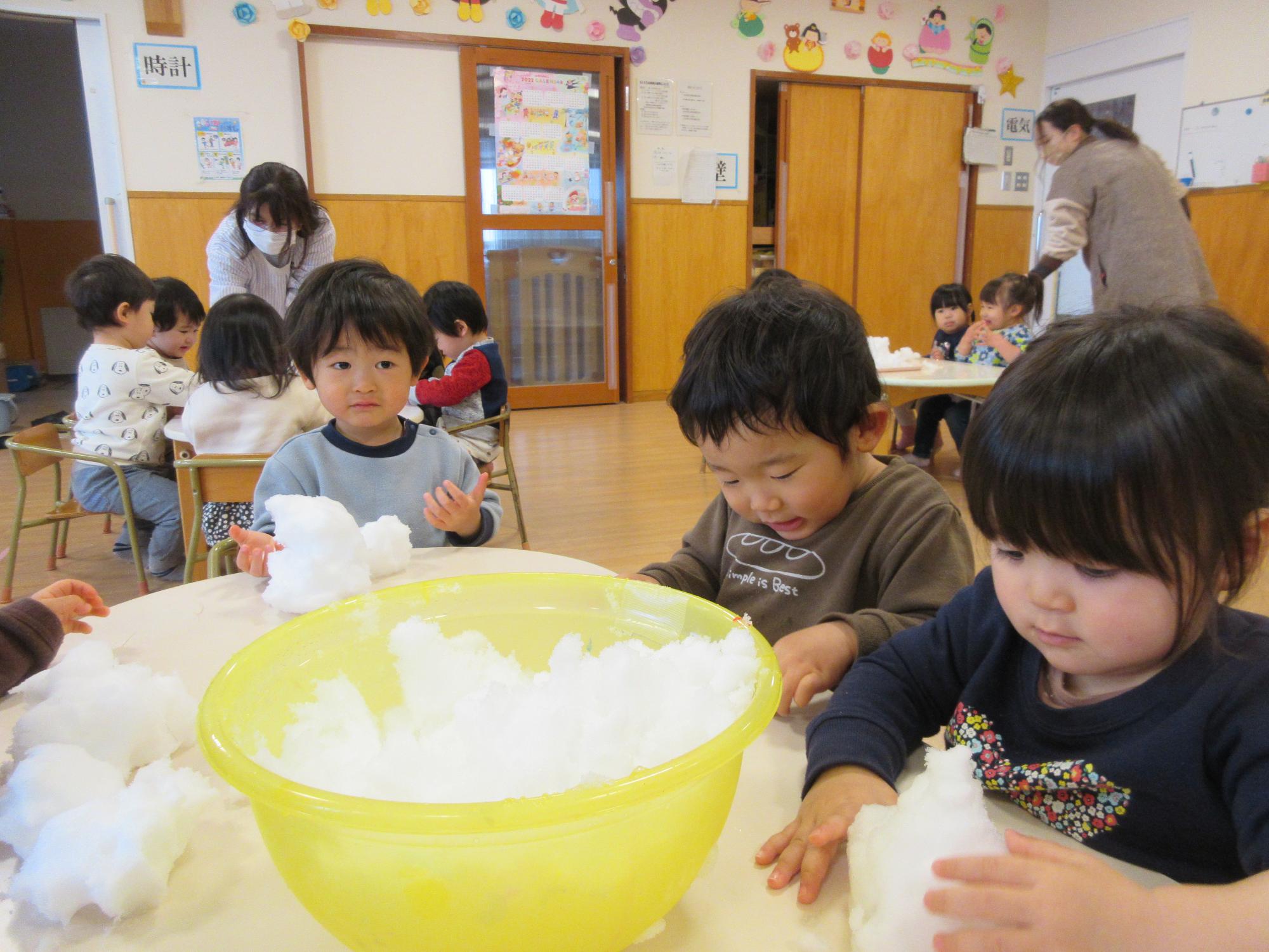 初めての雪遊び