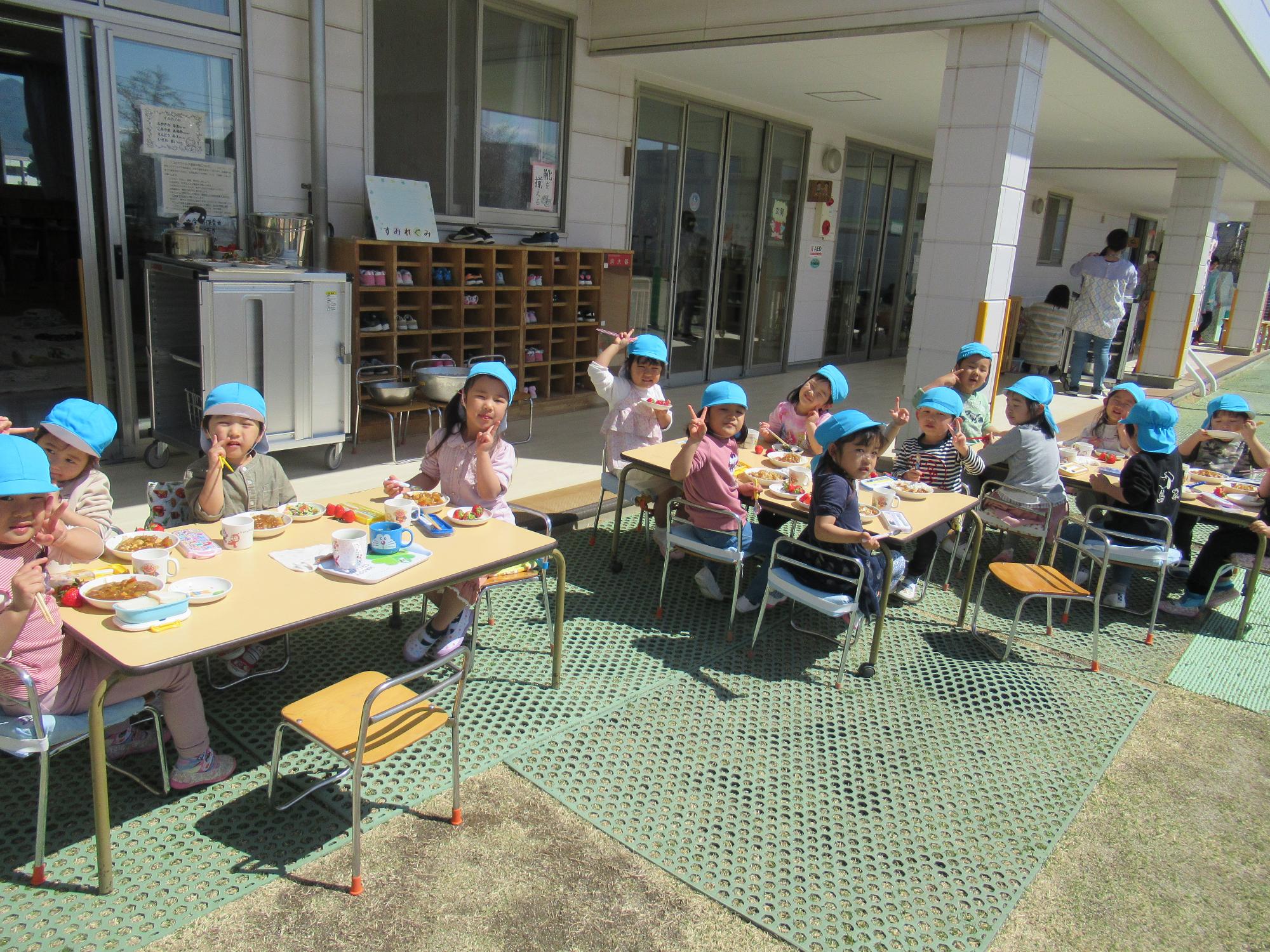 テラス給食