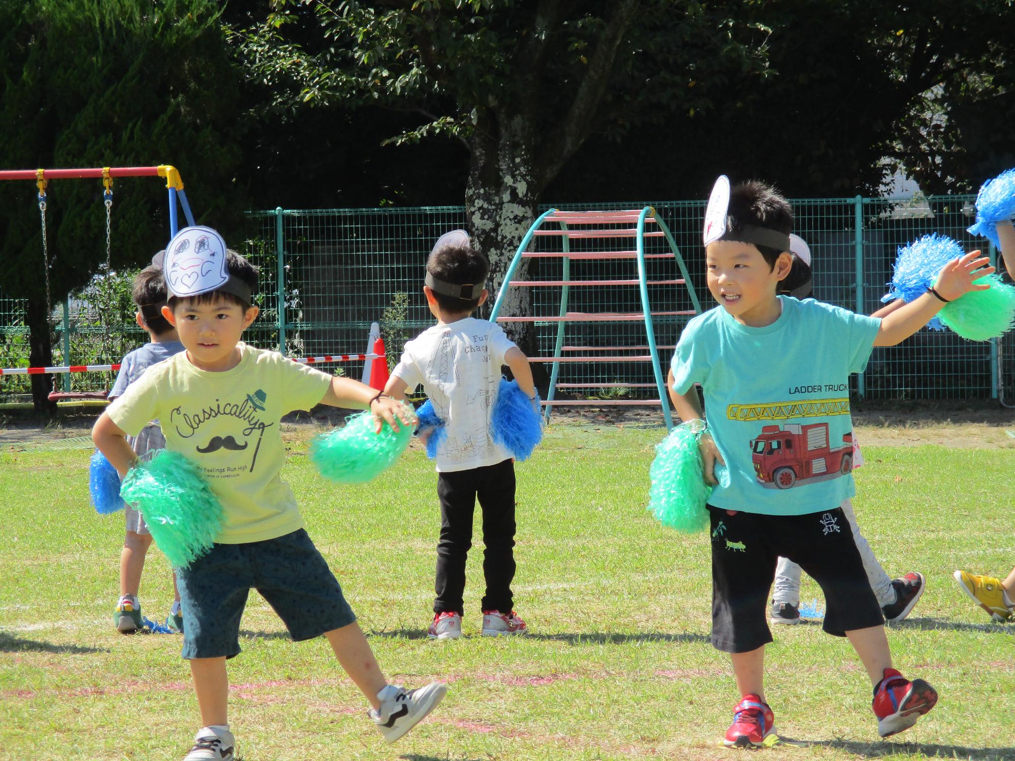 運動会の練習をする子ども達です。