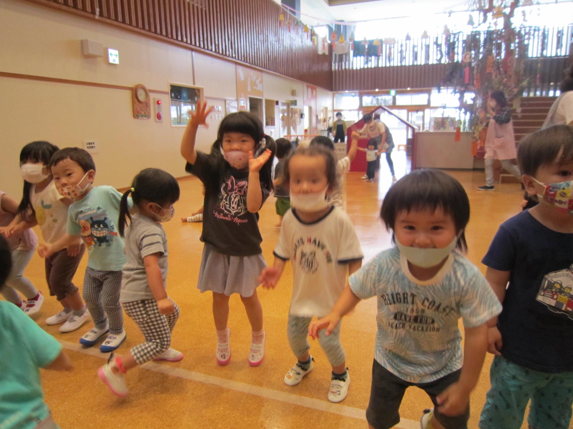 夏祭りで盆踊り踊ったよ