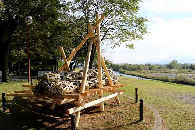 (写真)四角すいの形状した聖牛