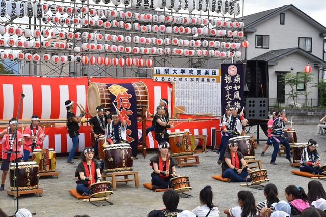 (写真)信玄太鼓保存会による信玄太鼓演奏の様子