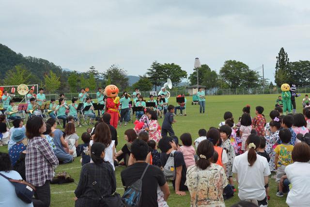 松島・敷島保育園合同「夕涼み会」の様子の写真1