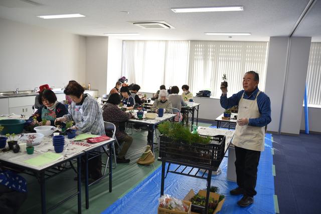 講師の渡井道輔先生と参加者の写真