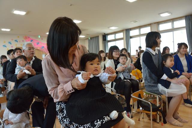 入園児の赤ちゃんとお母さんの写真