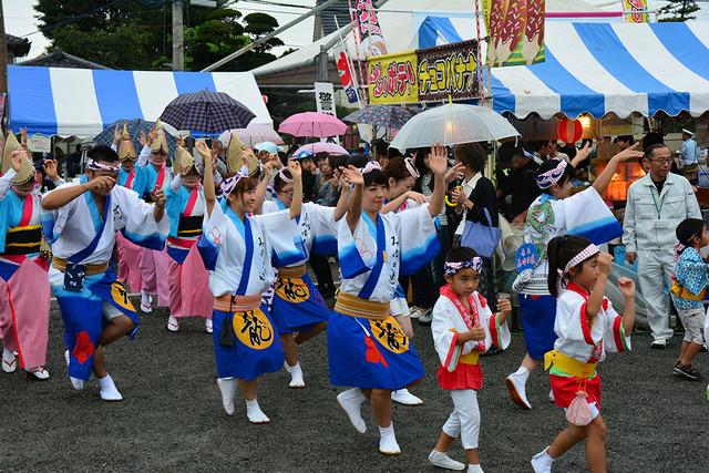 (写真)竜王みゆき連によるみゆきソコダイ踊りの披露