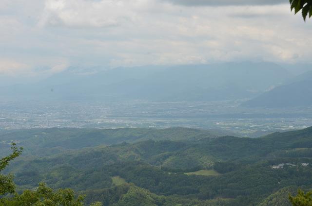 甲府盆地を見渡す写真