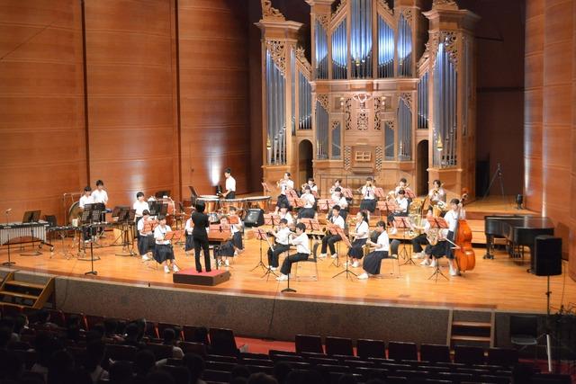 (写真)竜王北中学校吹奏楽部の演奏の様子