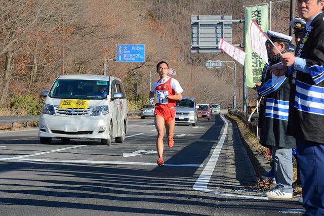 (写真)13区を走る河口英史選手