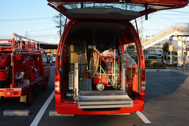 防災学習・災害活動車に積み込まれた機材の写真