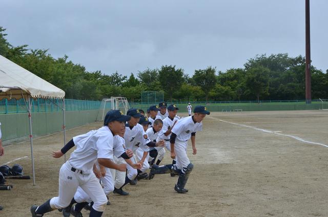 (写真)試合に臨む選手たち