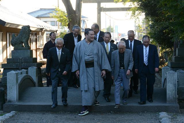 山縣神社を訪れる竜電剛至の写真