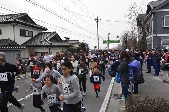 (写真)2.5キロメートルコース 親子ファミリーの部のスタート地点