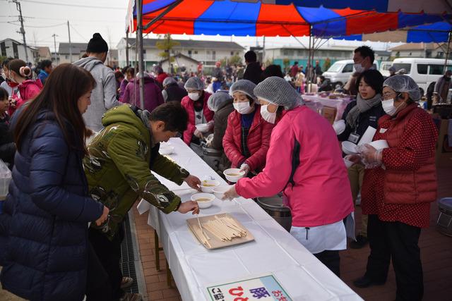 (写真)無料配布された豚汁