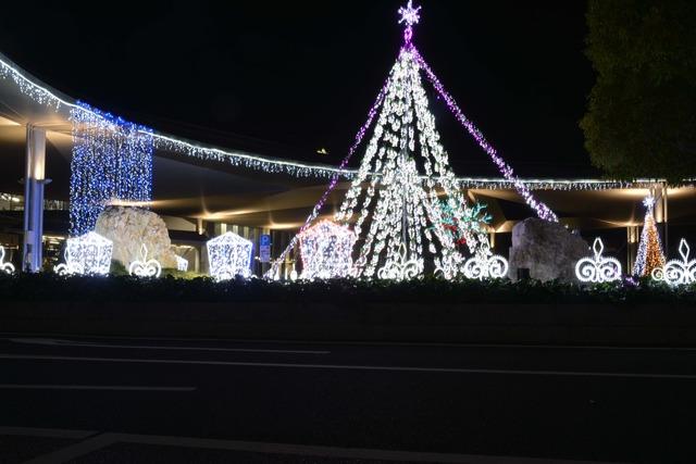 竜王駅南口にて森のイルミネーションの試験点灯の写真