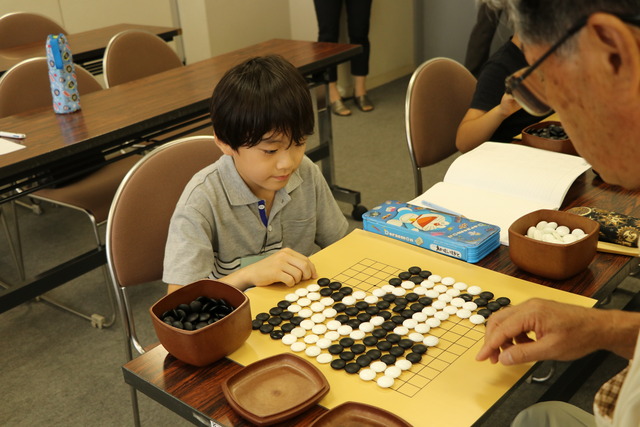 子ども囲碁教室の様子の写真3