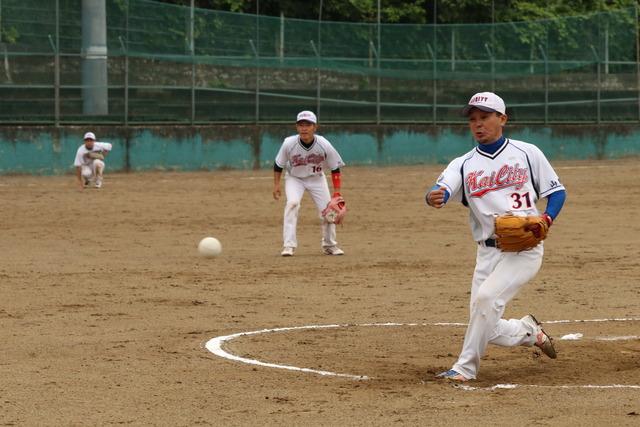 ソフトボール優勝の様子の写真1