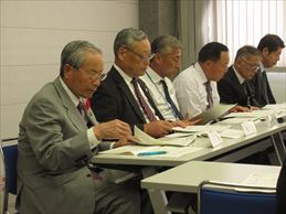 山梨県農業会議常設審議委員会に参加する市長の写真