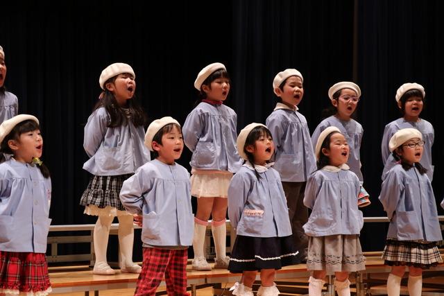 (写真)歌を披露する松島保育園の園児たち