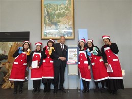 ファミリーサポートセンタークリスマス交流会での市長の写真