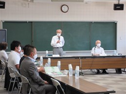 総合計画審議会での市長の写真