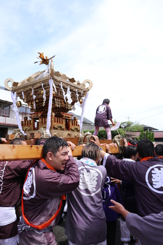 神社祭典の様子の写真4