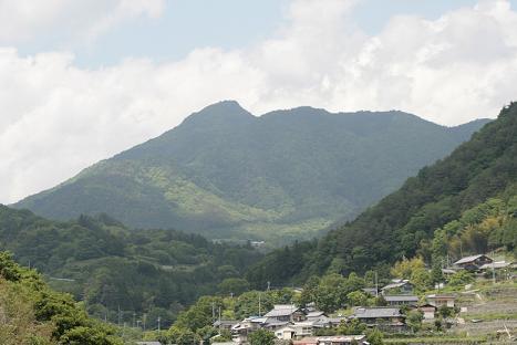 (写真)曲岳の全体