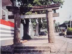 船形神社の石鳥居の写真