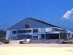 敷島体育館の外観の写真