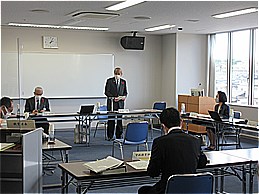 令和3年度第1回甲斐市総合教育会議での市長の写真