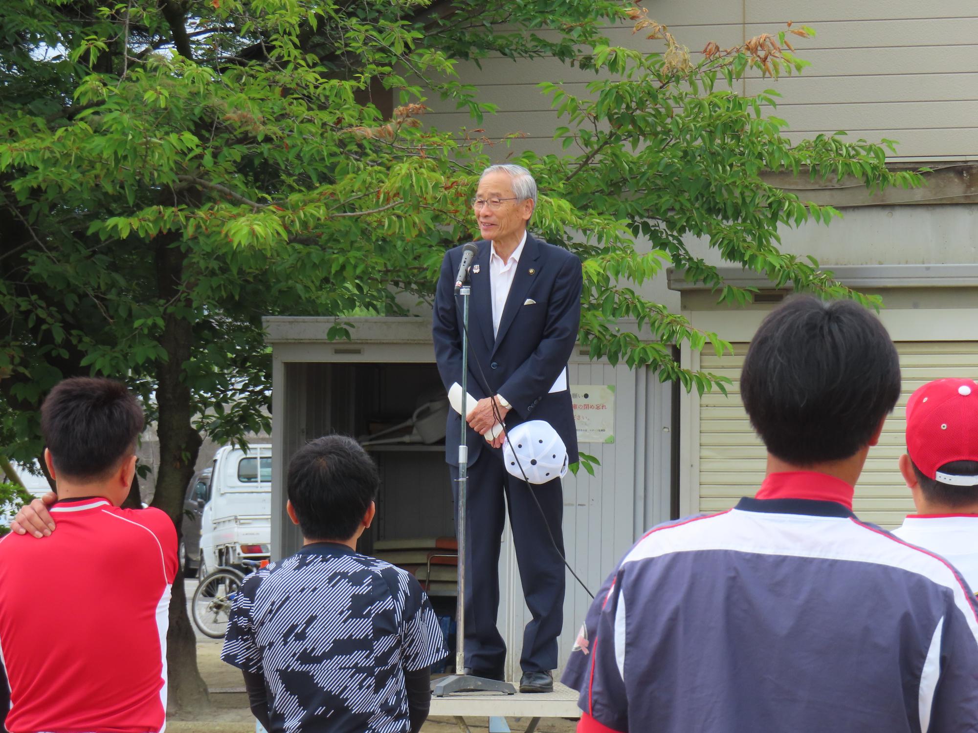 R6支部対抗軟式野球大会の写真