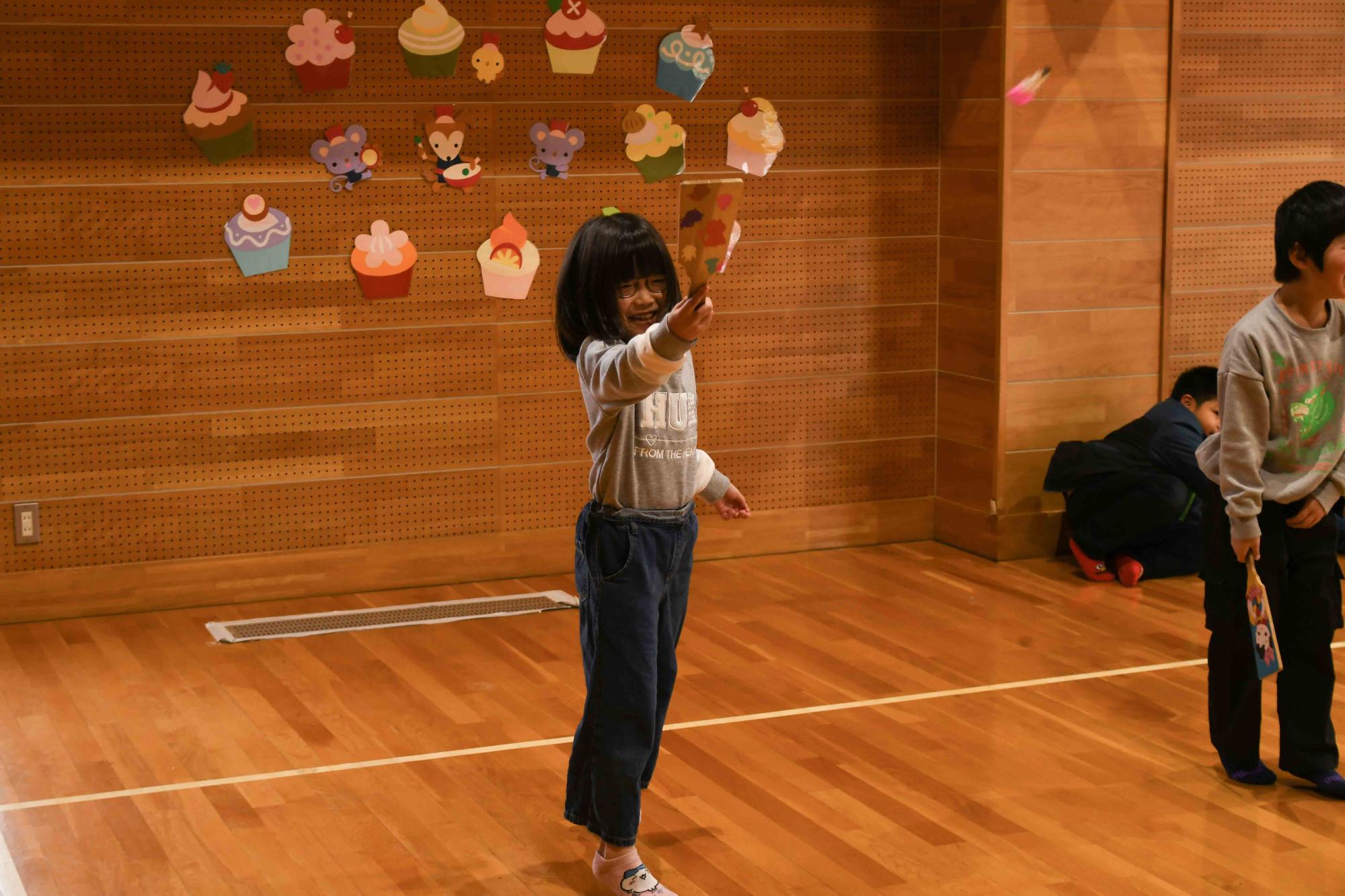 20240110玉幡児童館羽子板で遊ぼう3