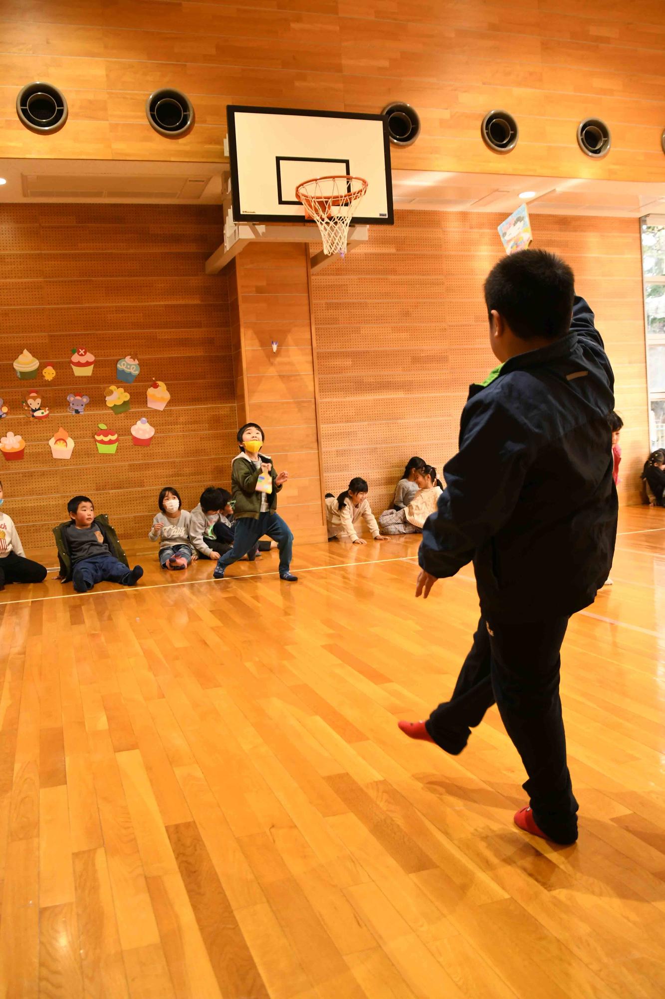 20240110玉幡児童館羽子板で遊ぼう5