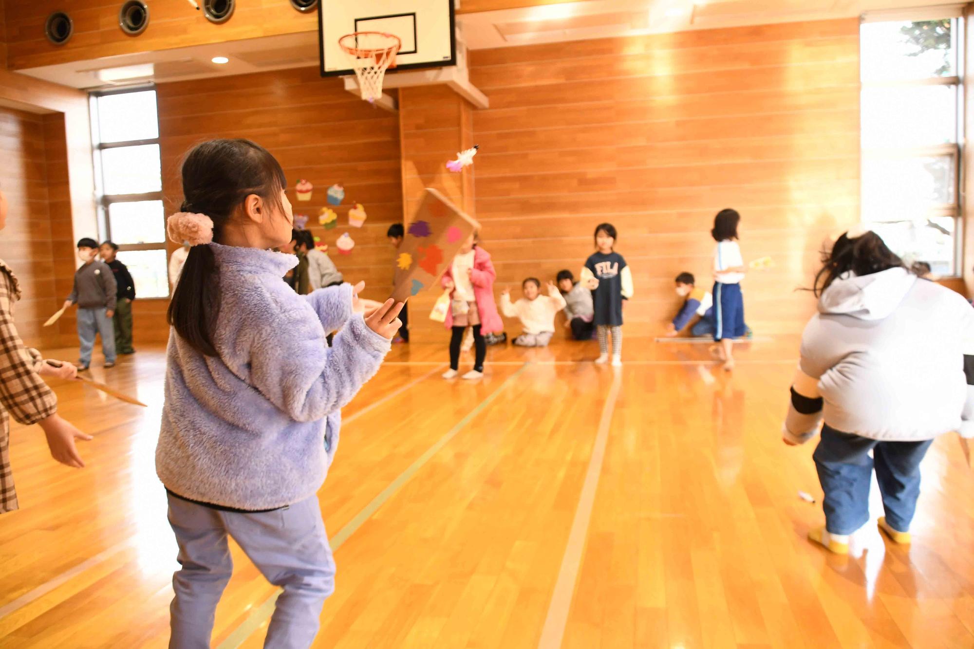 20240110玉幡児童館羽子板で遊ぼう6
